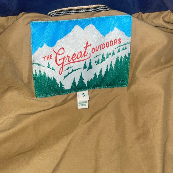 THE GREAT. Outdoors The Cropped Wanderer Blue Multicolor Patterned Puffer Jacket - Picture 7 of 9